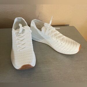 Danskin Bloom Sneakers size 9